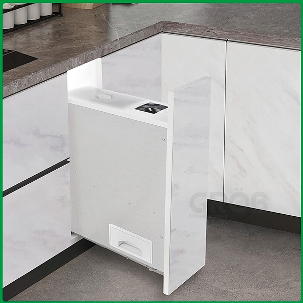 Thùng gạo gắn cánh Grob RB-15