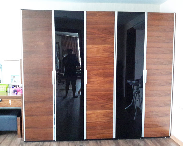 Tủ áo gỗ Laminate phối với Acrylic