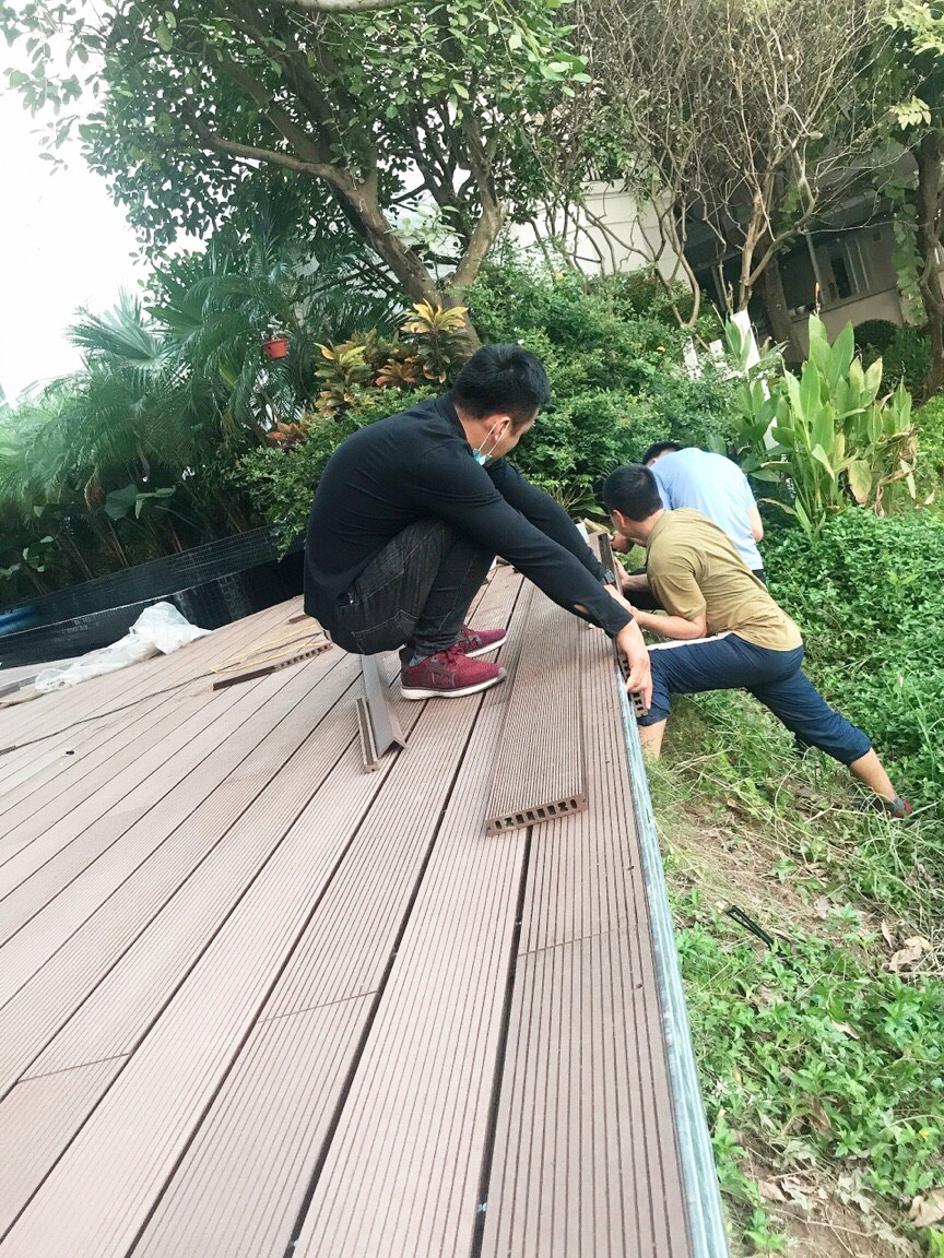 Thi công sàn nhựa gỗ ngoài trời - Mẫu 7