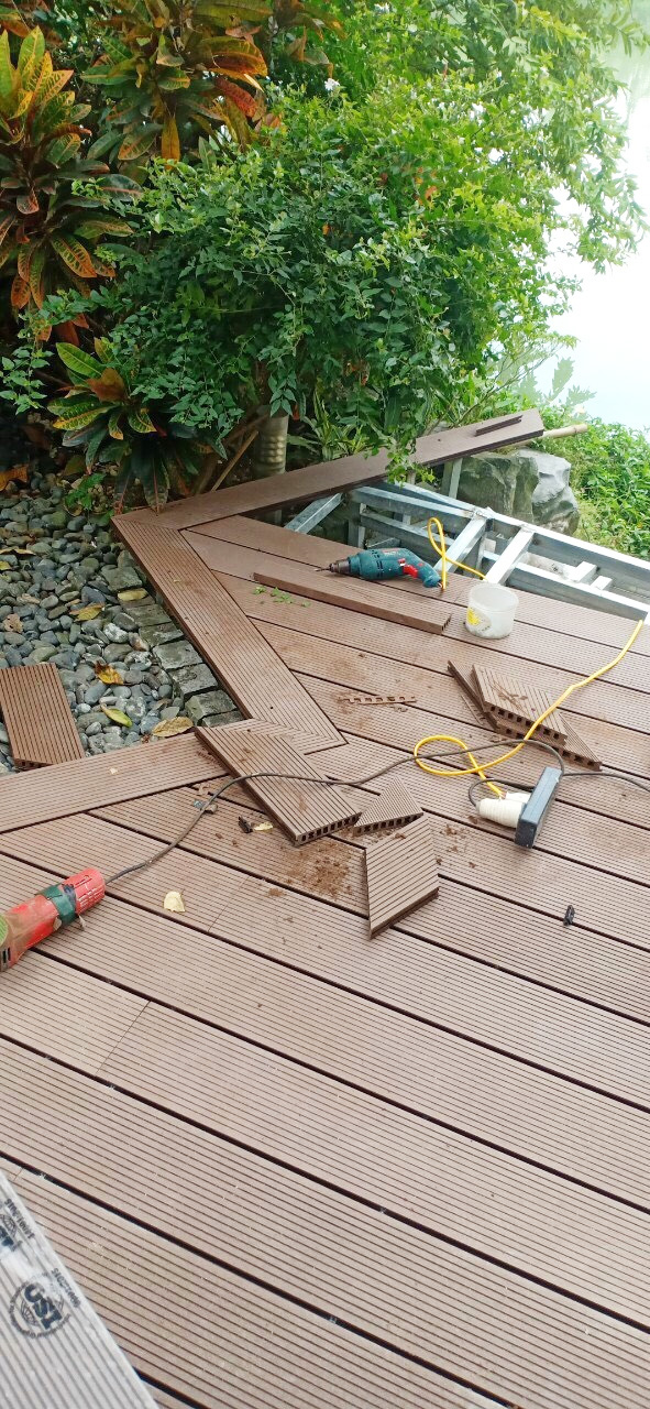 Thi công sàn nhựa gỗ ngoài trời - Mẫu 8