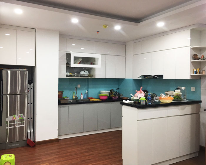 Tủ bếp + quầy bar gỗ Acrylic bóng