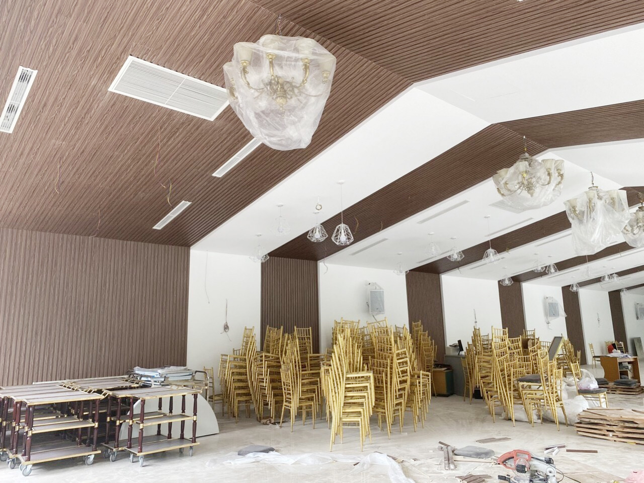 Thi công trần gỗ - Mẫu 08