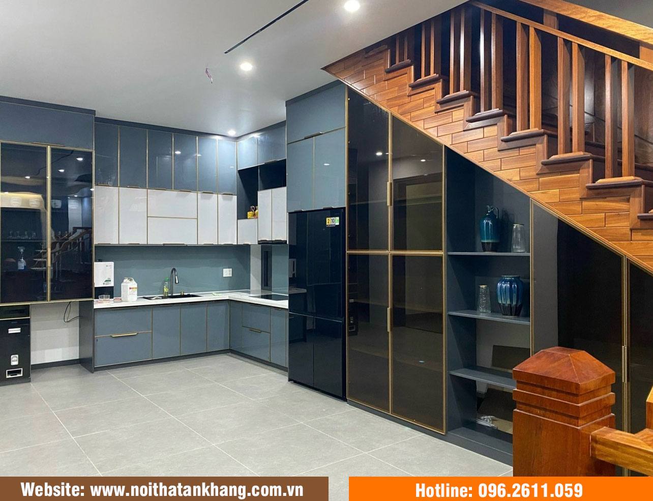 Tủ bếp cánh kính hiện đại - Mẫu 10