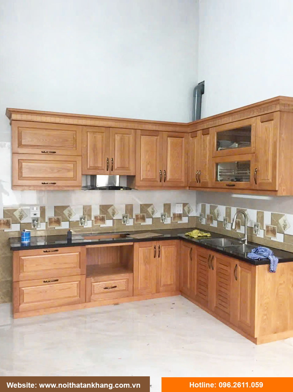 Tủ bếp gỗ tự nhiên - Mẫu 04